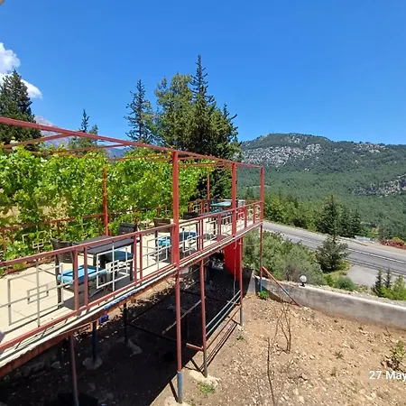 Tokgoez Restaurant Hotel *